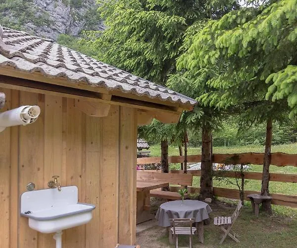 بيت للعطل Lizina Hiska House Bohinj